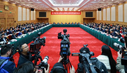 四川代表团举行开放团组活动 王晓晖施小琳等回答记者提问